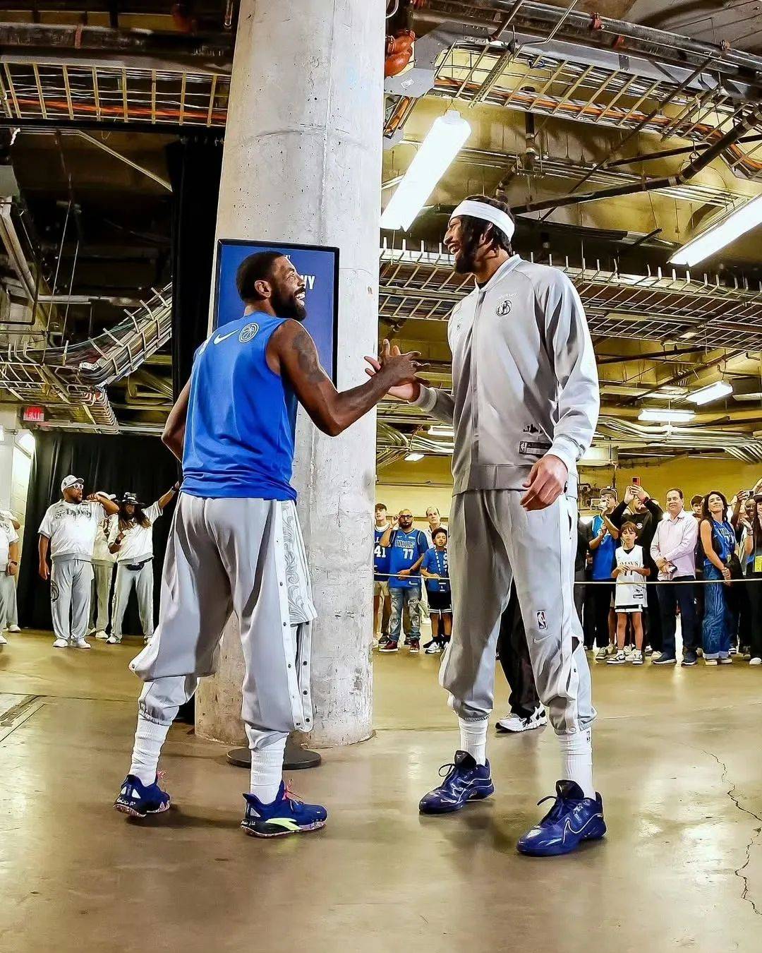 勇士技术犯规送分，浓眉主帅怒摔战术板！！-开云